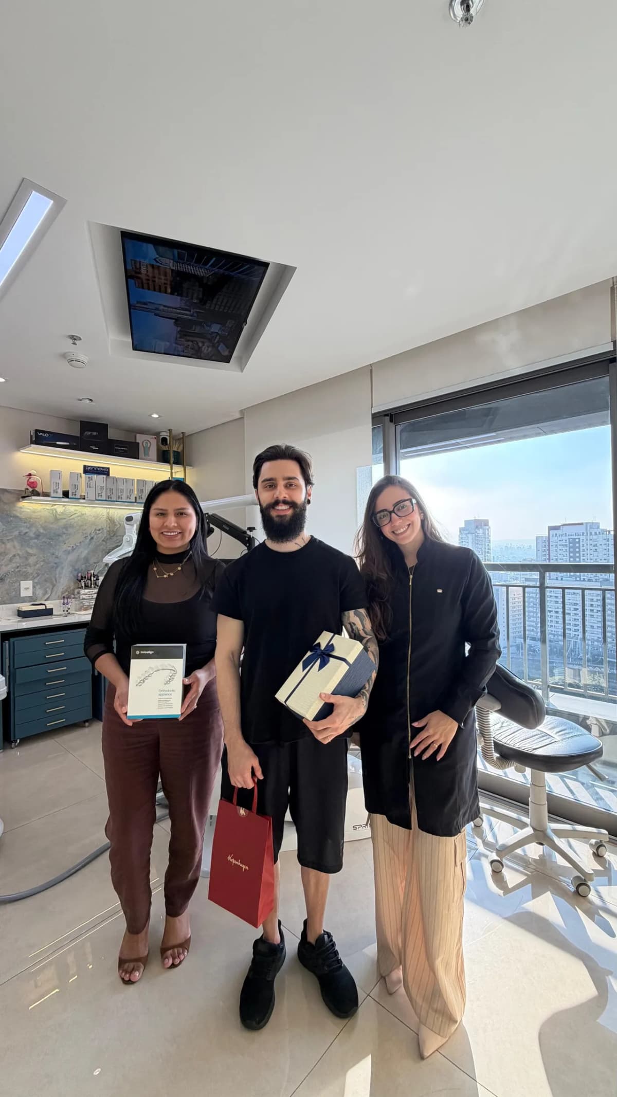 Paciente Felipe Cortez com Invisalign na Clínica Mariela Baltazar